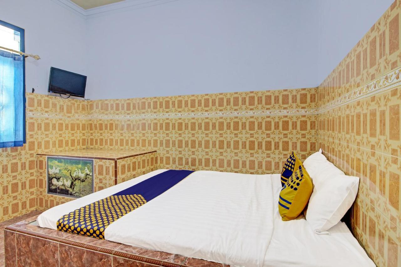 Spot On 91694 Hotel Rama Chandra Temanggung Exterior foto