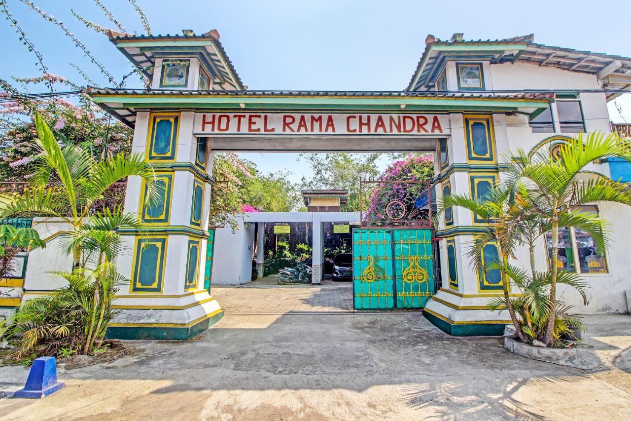 Spot On 91694 Hotel Rama Chandra Temanggung Exterior foto