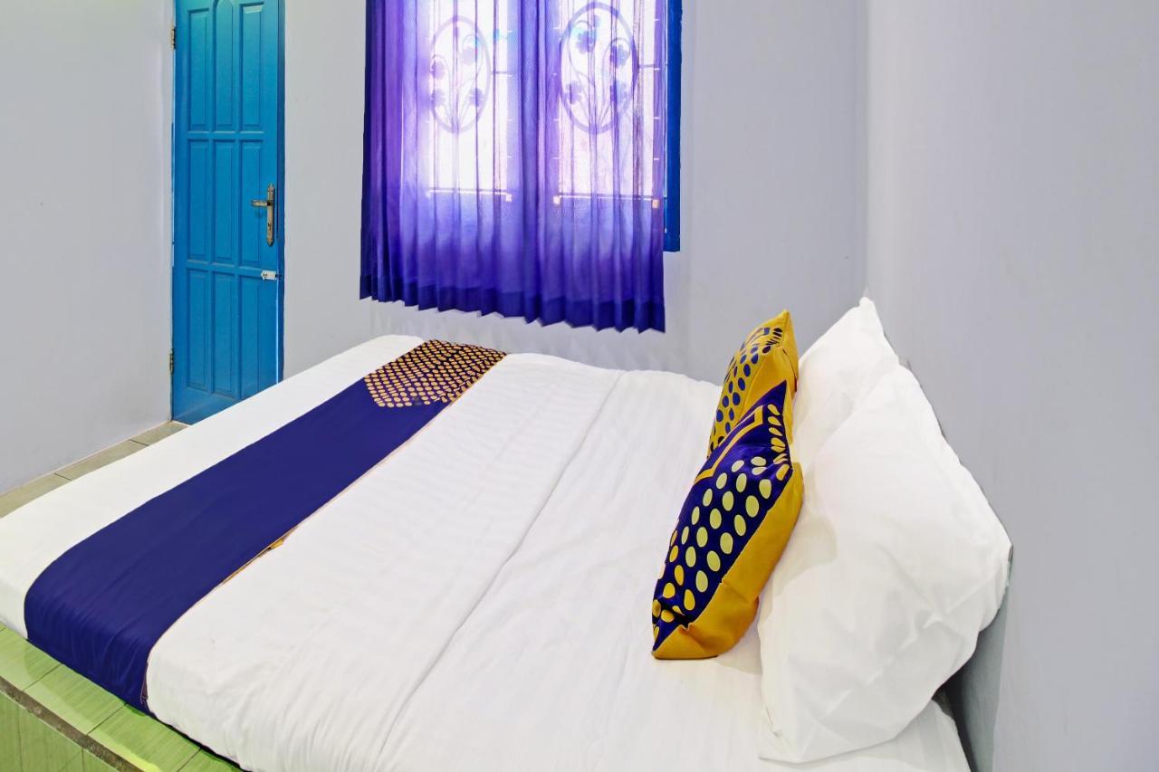 Spot On 91694 Hotel Rama Chandra Temanggung Exterior foto