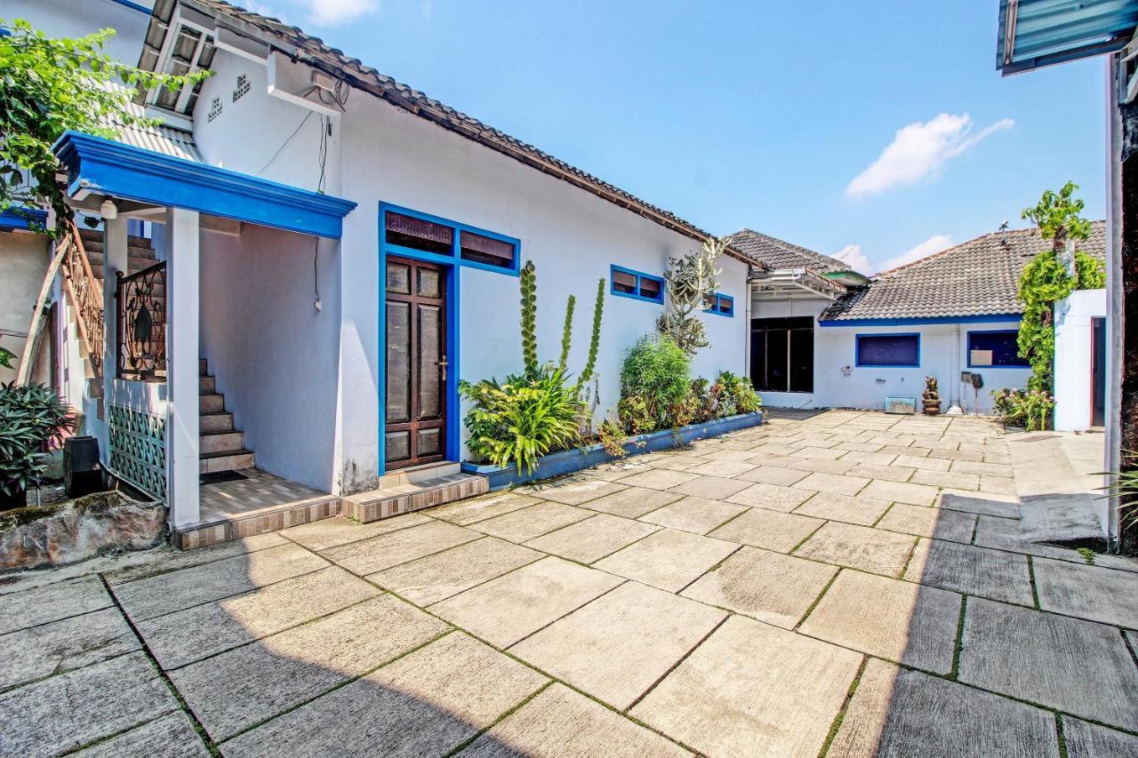 Spot On 91694 Hotel Rama Chandra Temanggung Exterior foto